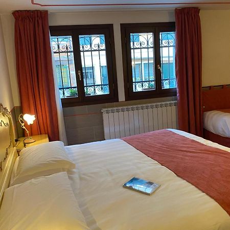 Ca' San Trovaso - 6 Rooms Венеция Экстерьер фото