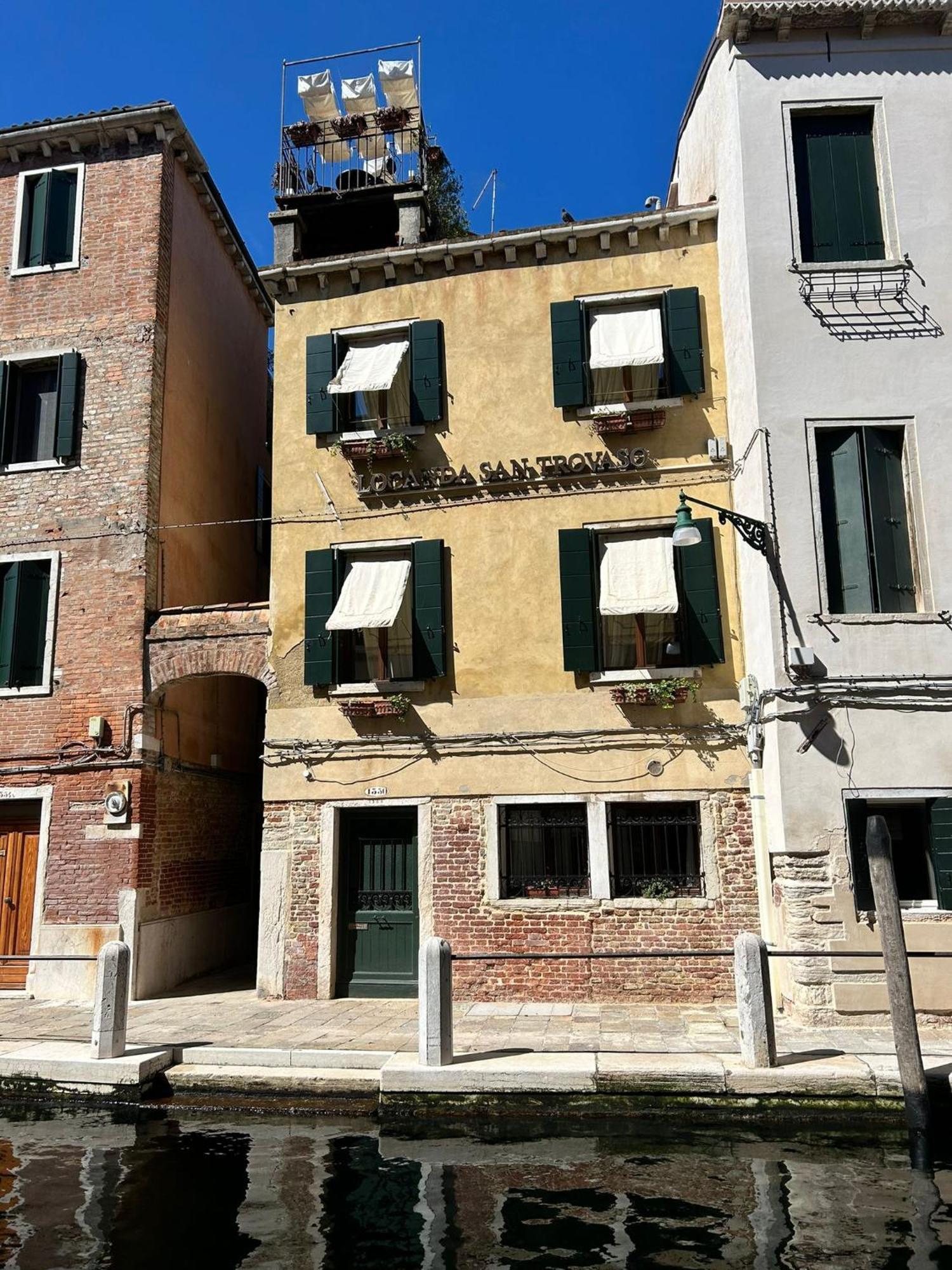Ca' San Trovaso - 6 Rooms Венеция Экстерьер фото